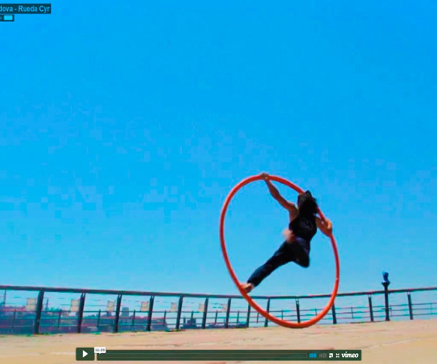 Percy Córdova - Rueda Cyr. Circo Latino - Chile.